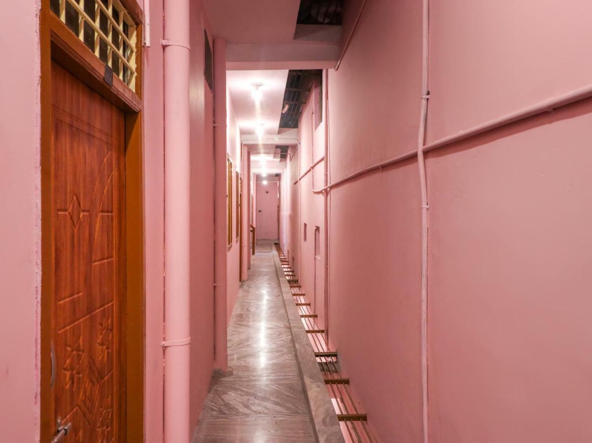 فندق Tiruvannāmalaiفي  Oyo 46737 Sri Annamalai Residency المظهر الخارجي الصورة